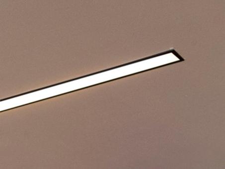 Molto Luce LOG IN schwarz Mikroprisma L=886mm LED 20W neutralweiß 